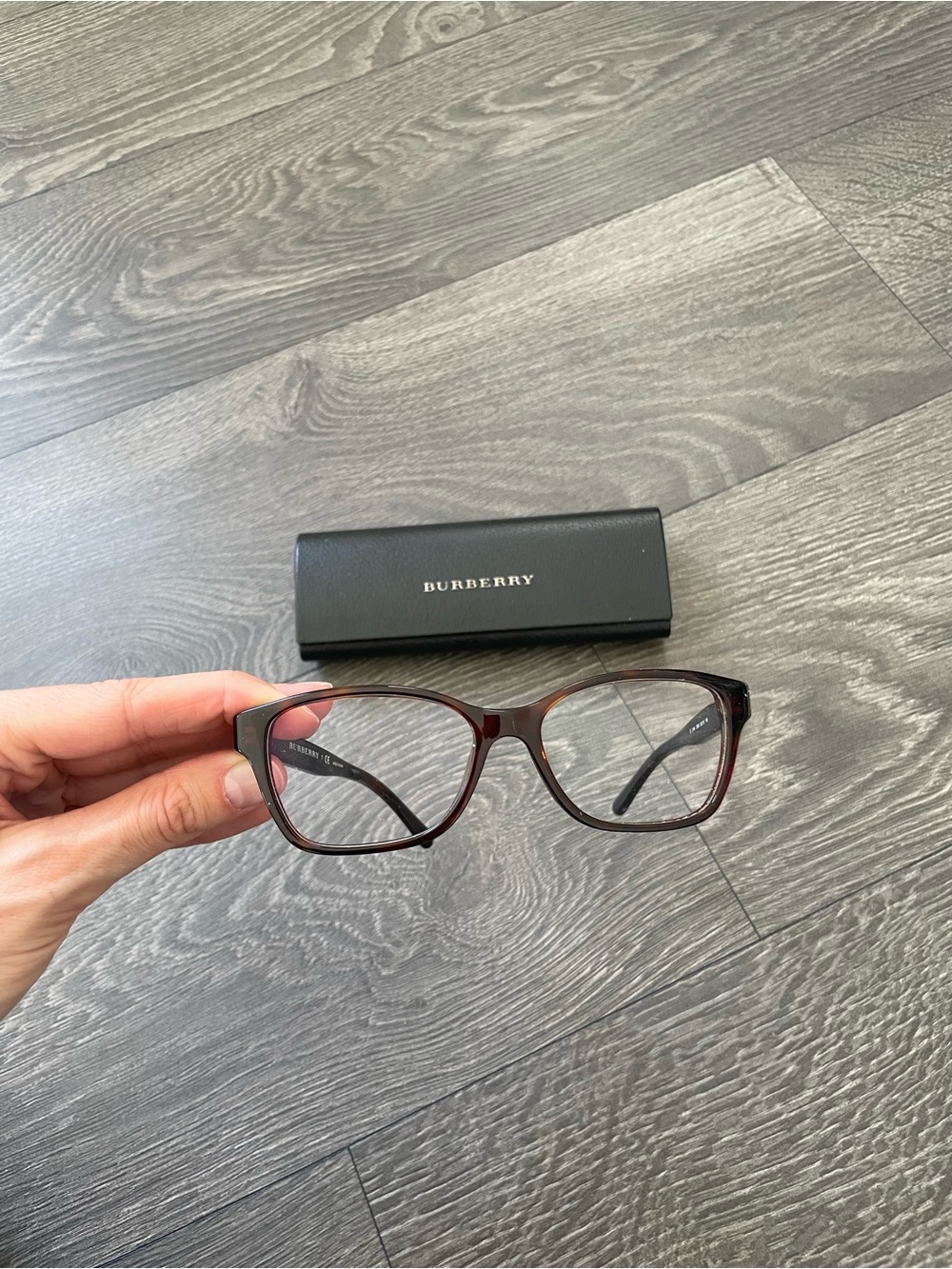 Women’s Burberry readers